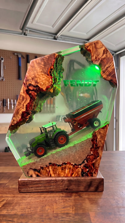 Fendt 1050 Vario With Grain Cart (PRE-ORDER)